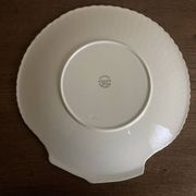 Neo-classical Greek revival shell-shaped dish, Wedgwood Etruria, 1940