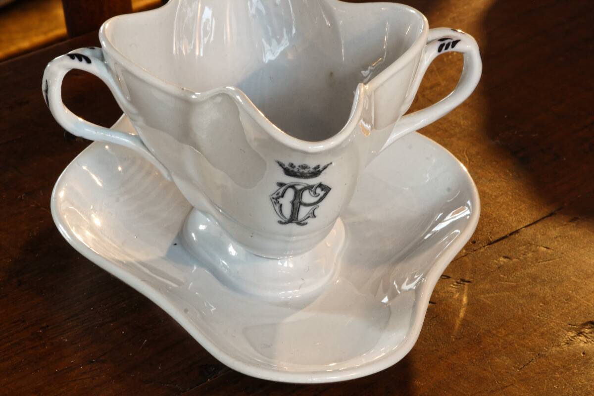 English earthenware service, CP monogram, ducal crown, 109 pieces