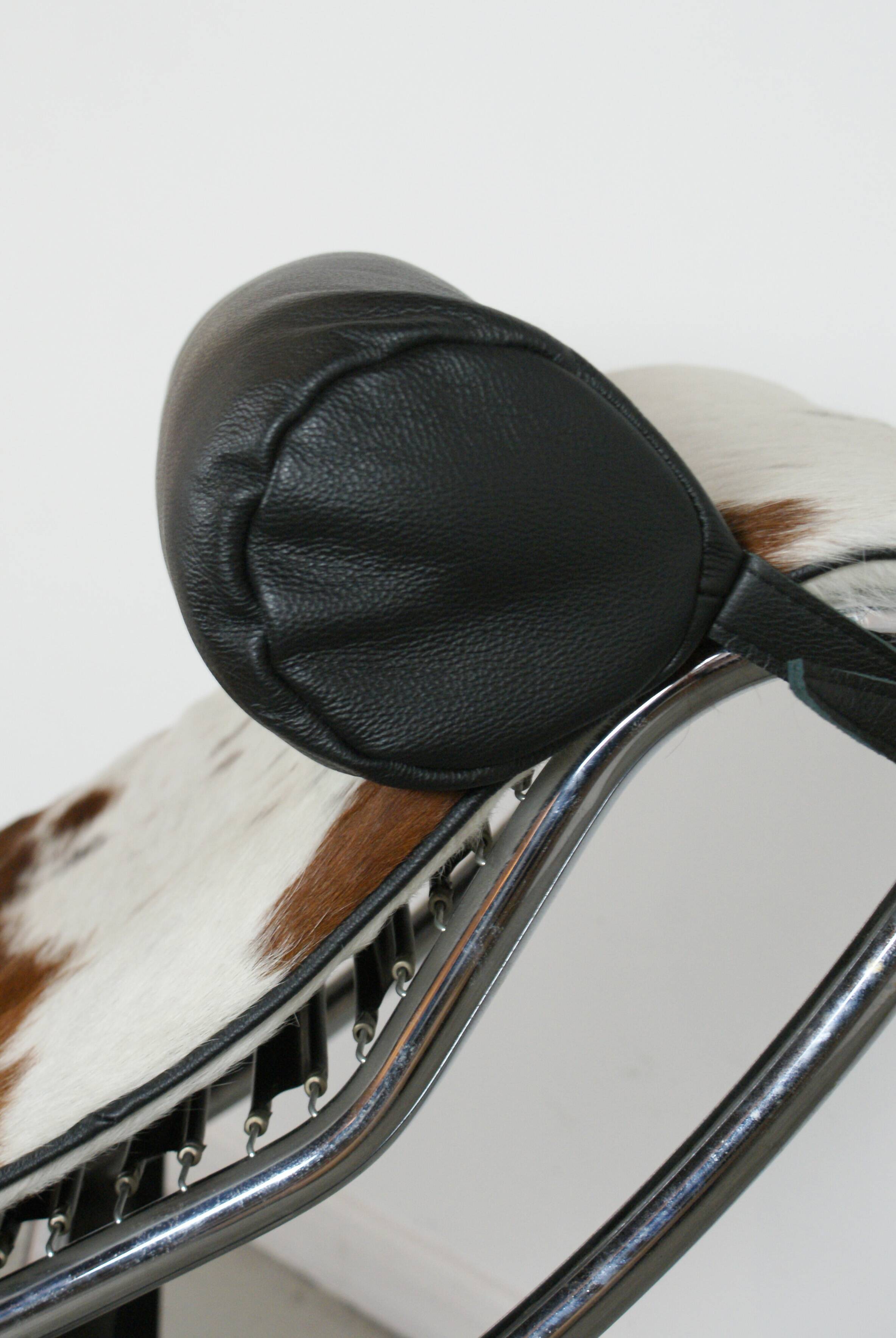 Chaise Longue LC4 by Le Corbusier, Pierre Jeanneret and Charlotte Perriand