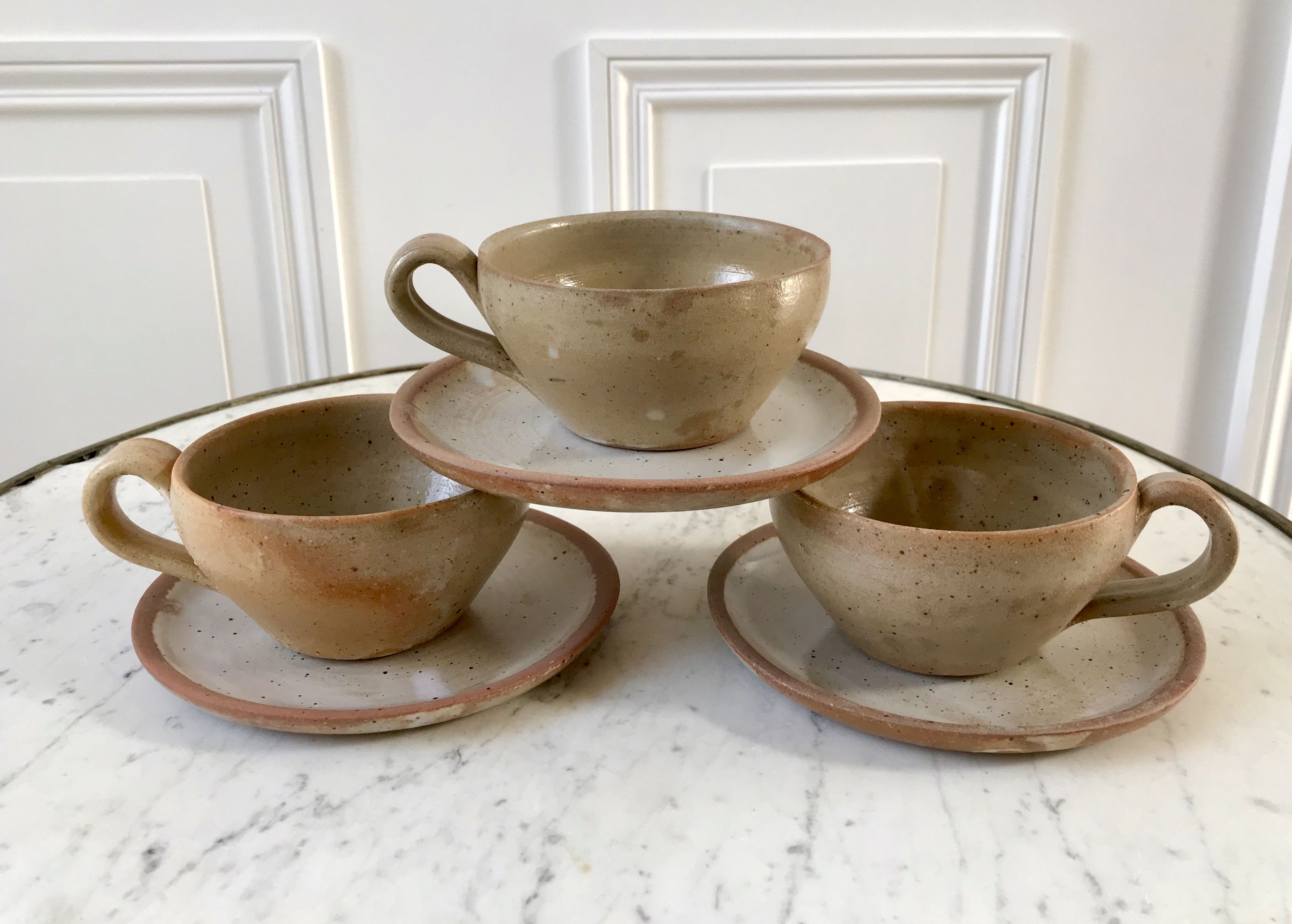 Set of 3 large tea cups and their saucers in artisanal sandstone 70s