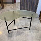 Asymmetrical tripod coffee table in granite glass, vintage bean shape, an50s