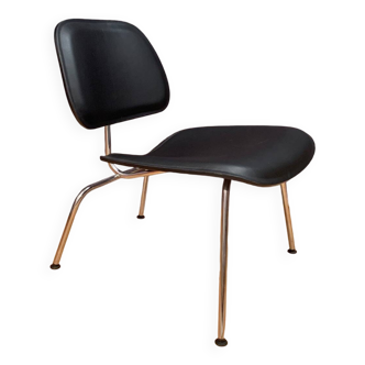 Leather armchair LCM designed by Charles & Ray Eames, Vitra