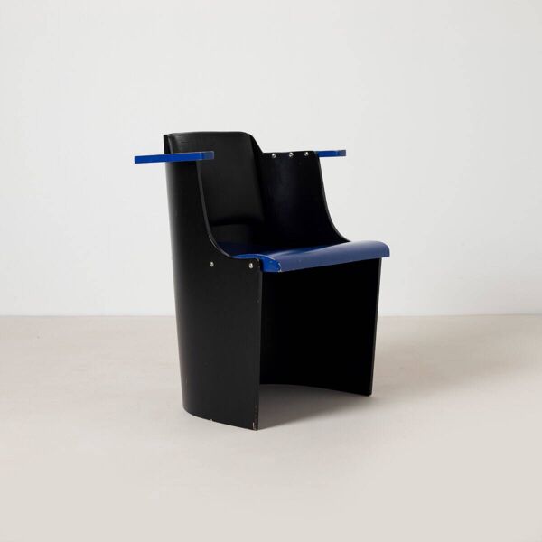 Chaise Bauhaus D61 noire et bleue par El Lissitzky pour Tecta, années 1970.