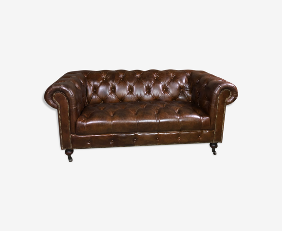 Canapé 2 places Chesterfield en cuir