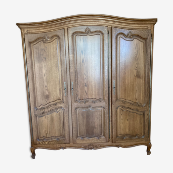 Armoire en chêne massif