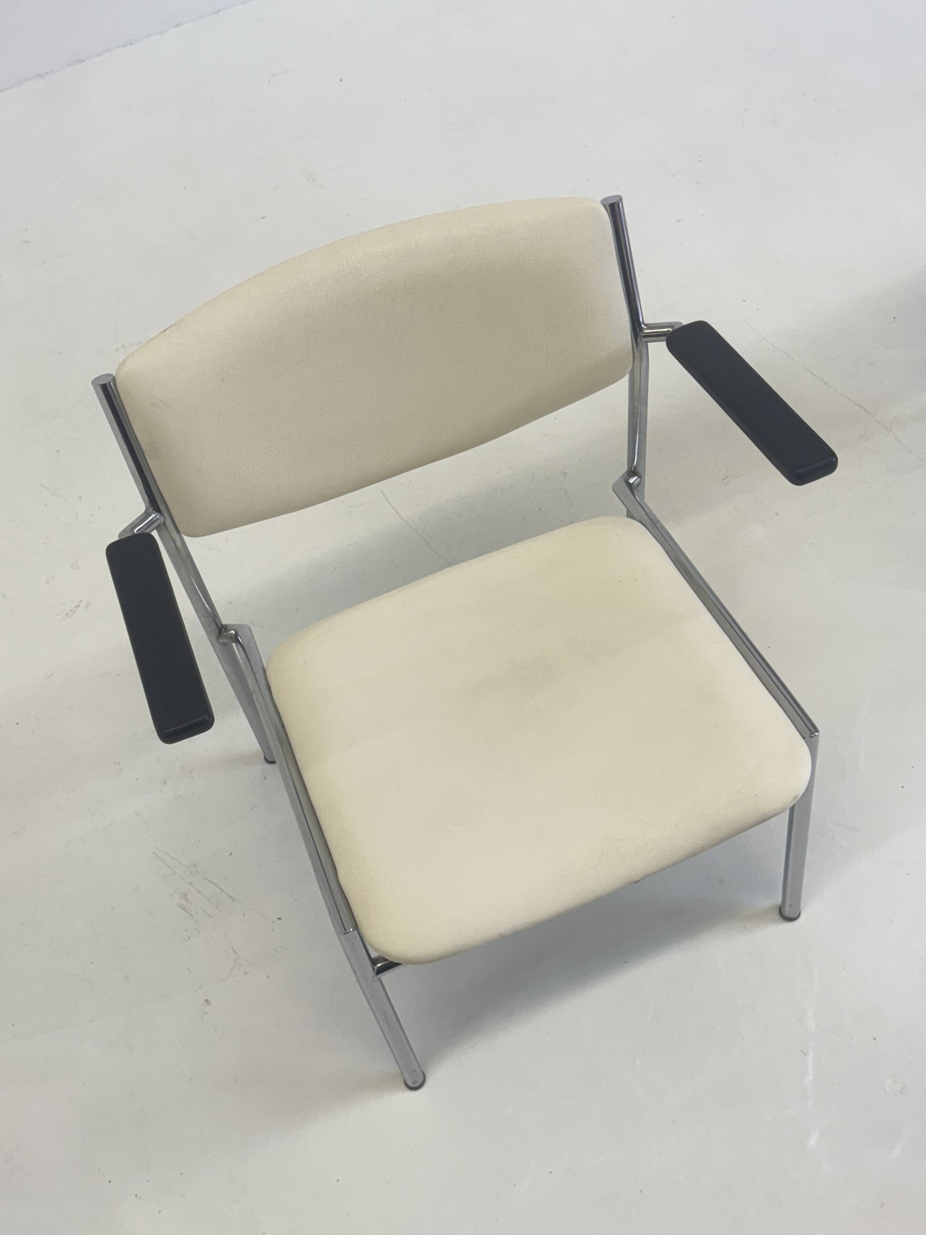 Fauteuils Gijs van der Sluis en cuir blanc