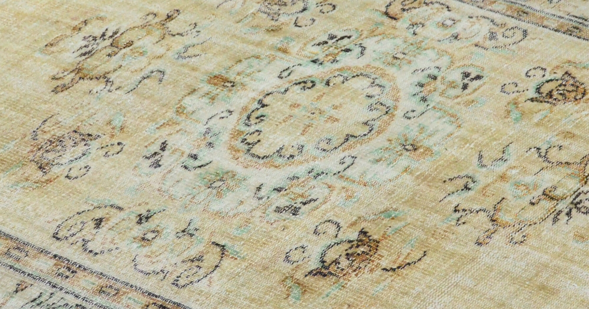 Anatolian handmade vintage rug 250 cm x 163 cm