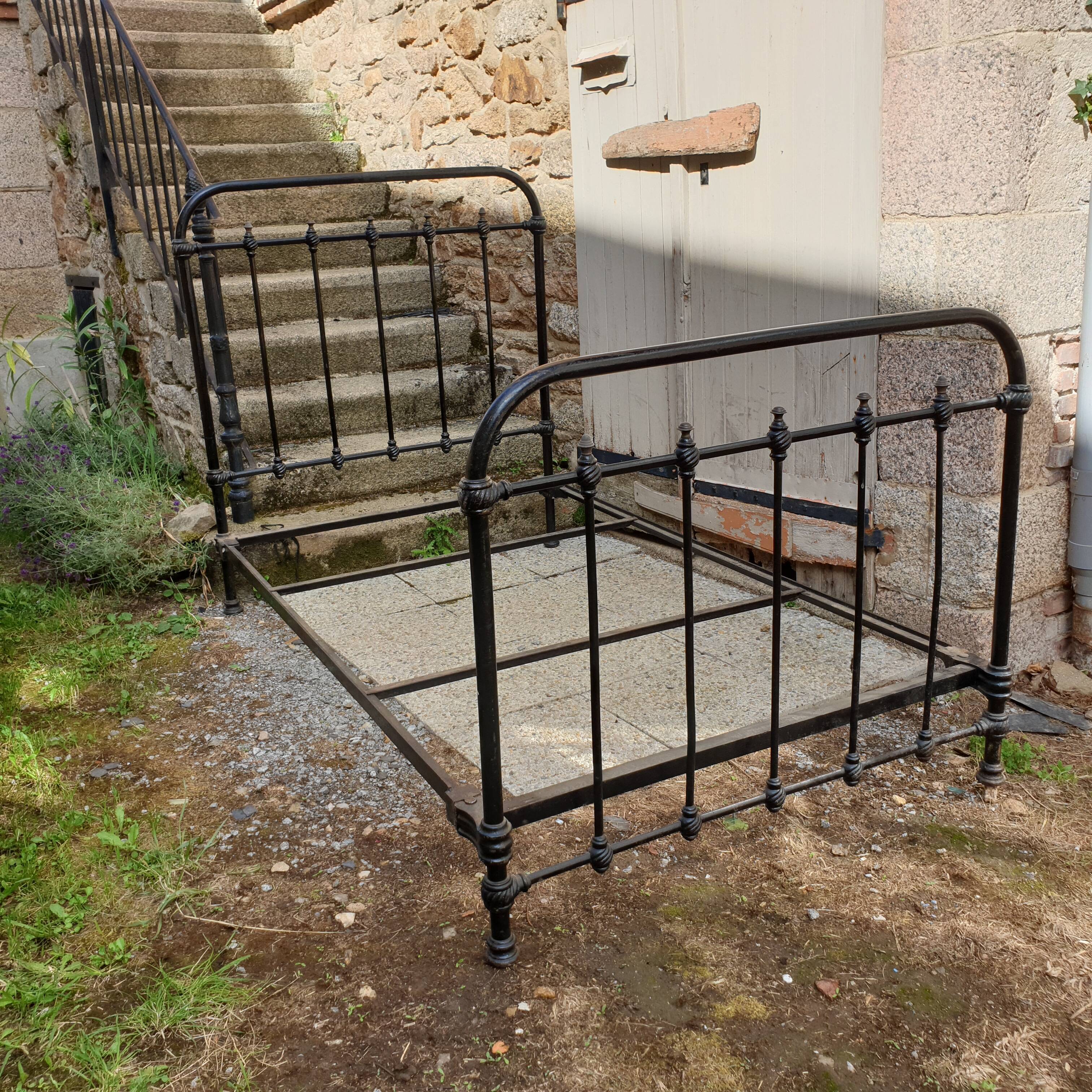 Wrought iron bed