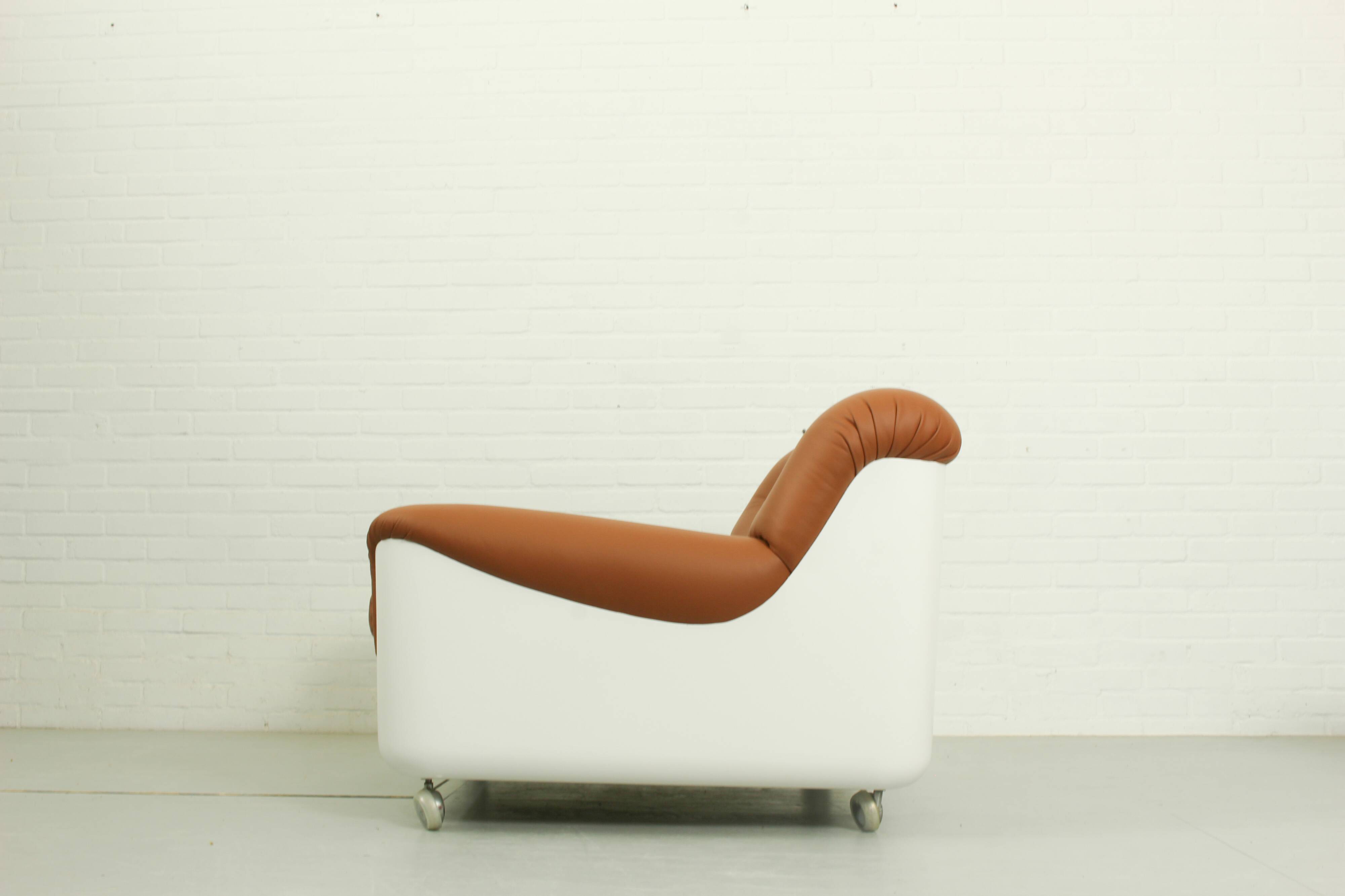 Space Age Fiberglass Lounge Chair in cognac leather, 1970s