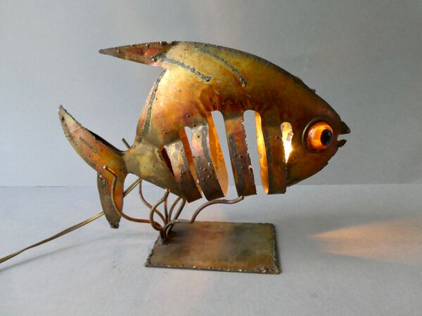 Lampe veilleuse forme poisson, en métal doré, années 70