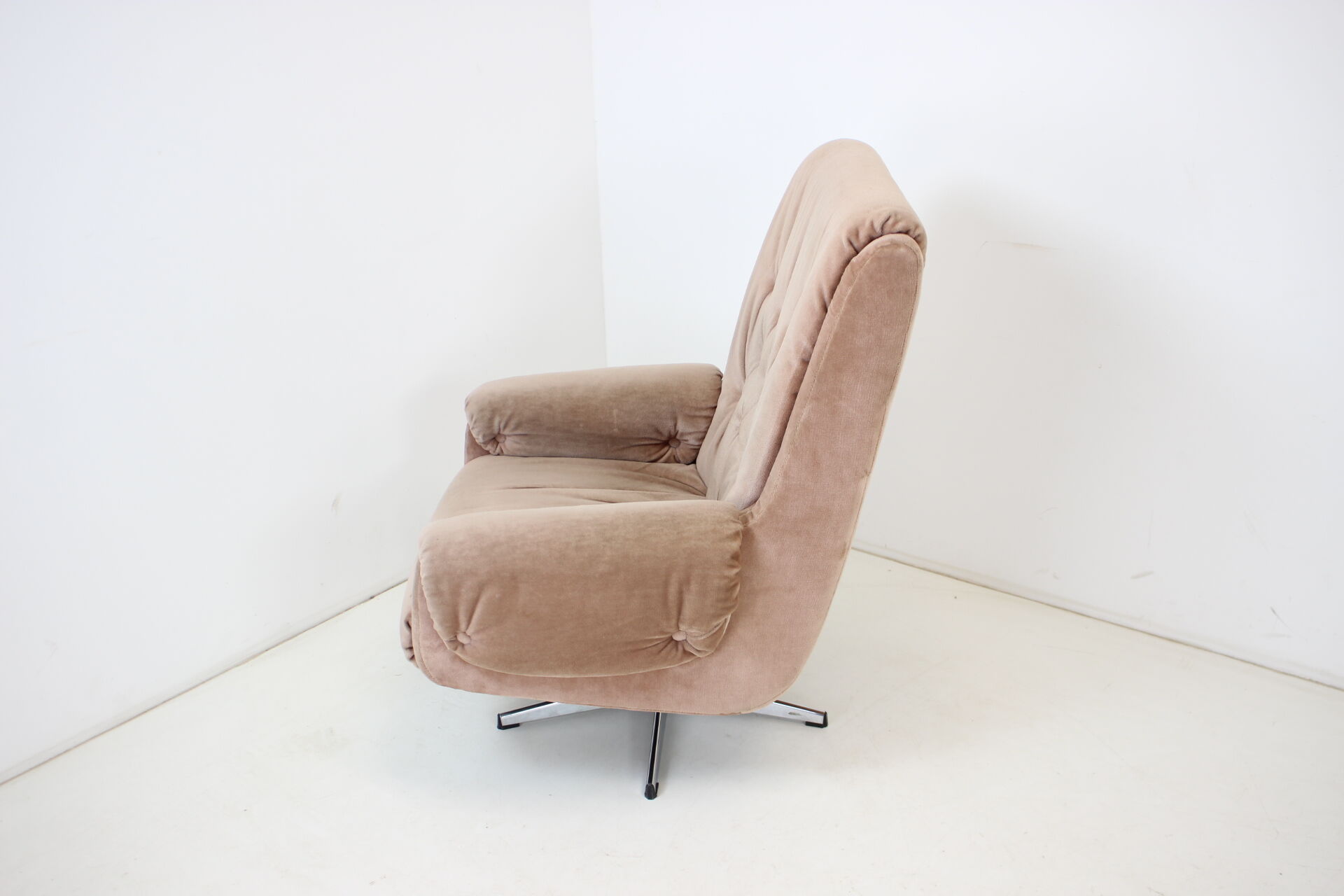 Midcentury swivel leather armchair, peem, finland, 1970s
