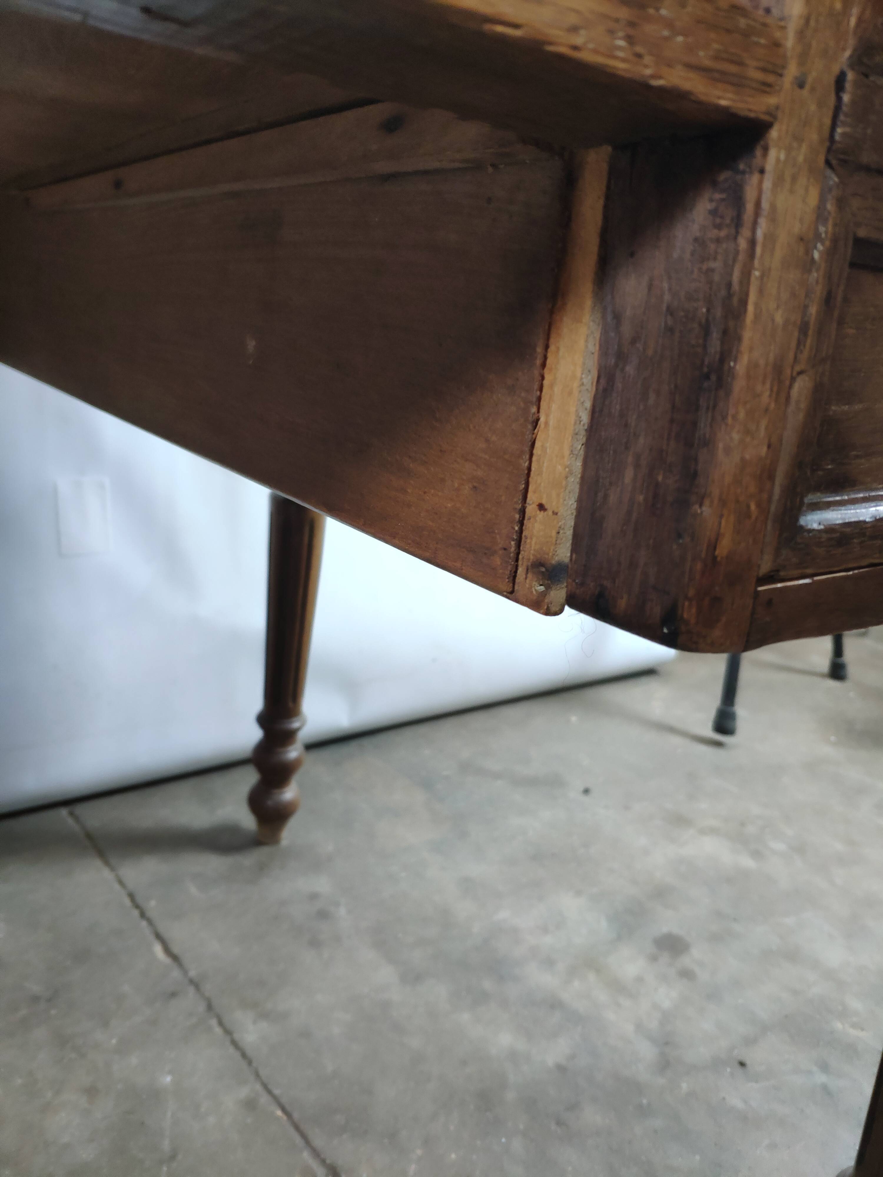 Bureau en bois 5 tiroirs