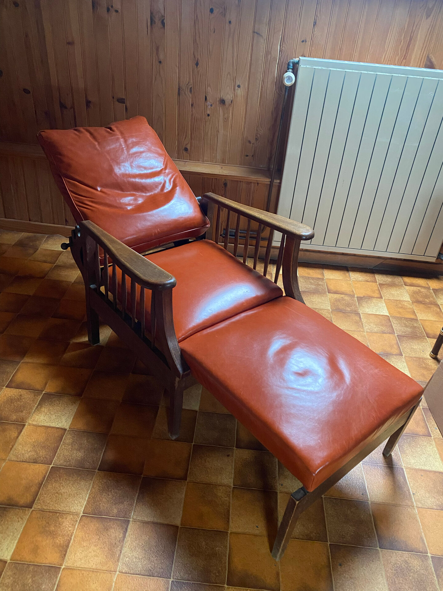 Reclining footrest chair