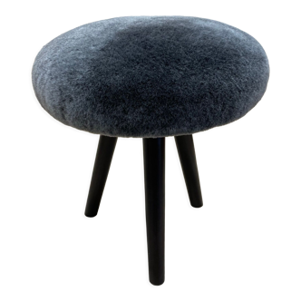 Shaved gray sheepskin pouf