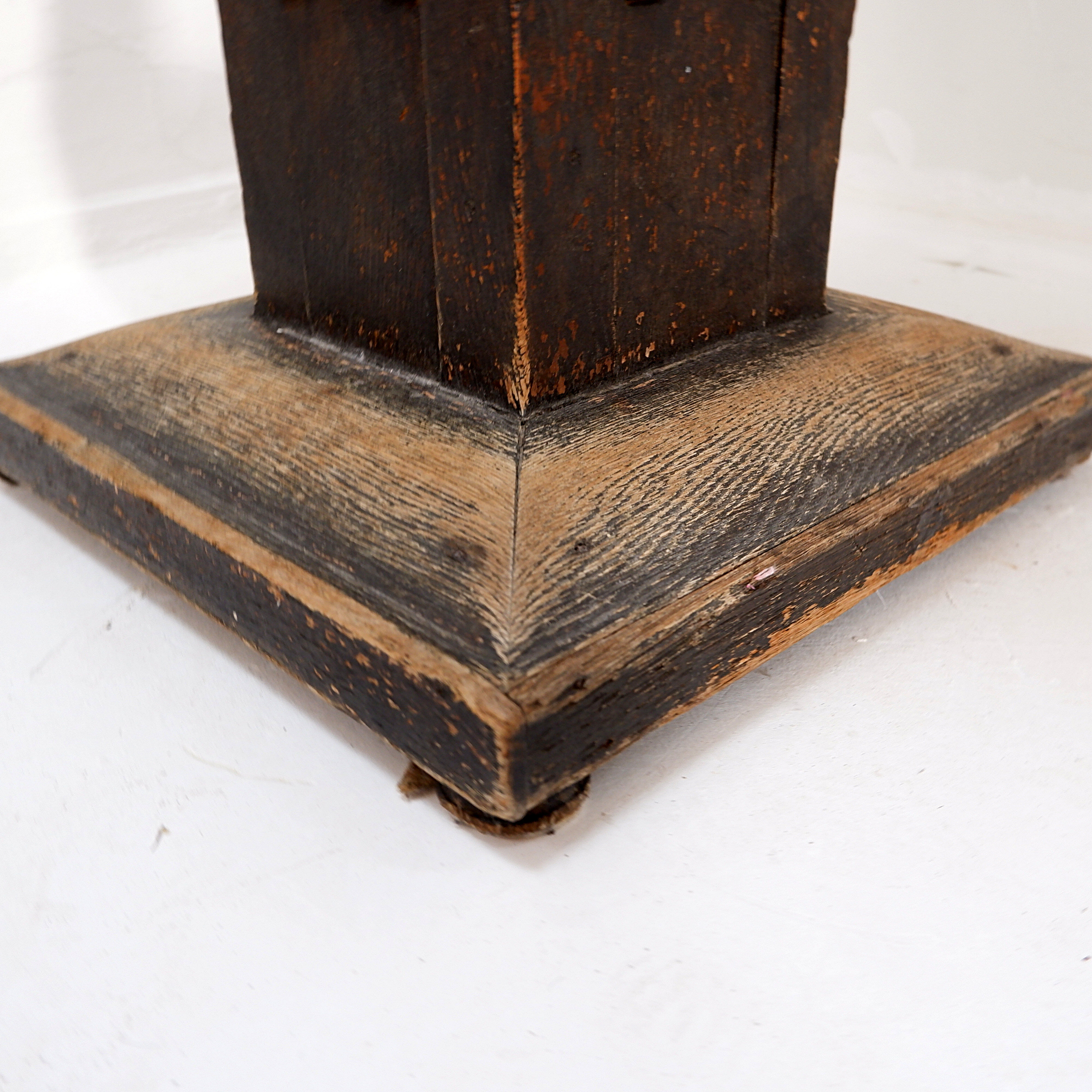 Pedestal table in wood and marble