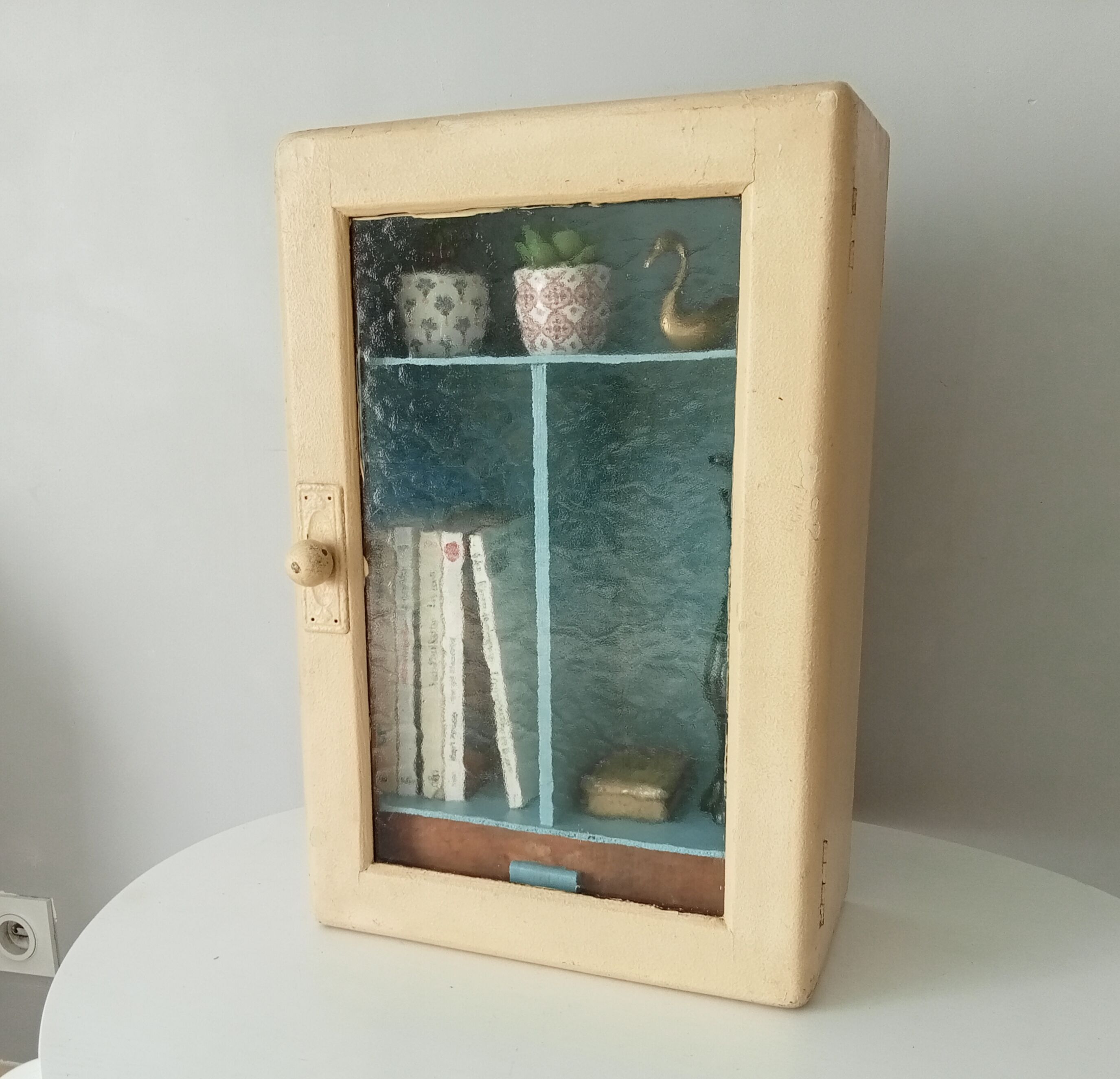 Glass medicine cabinet 50s