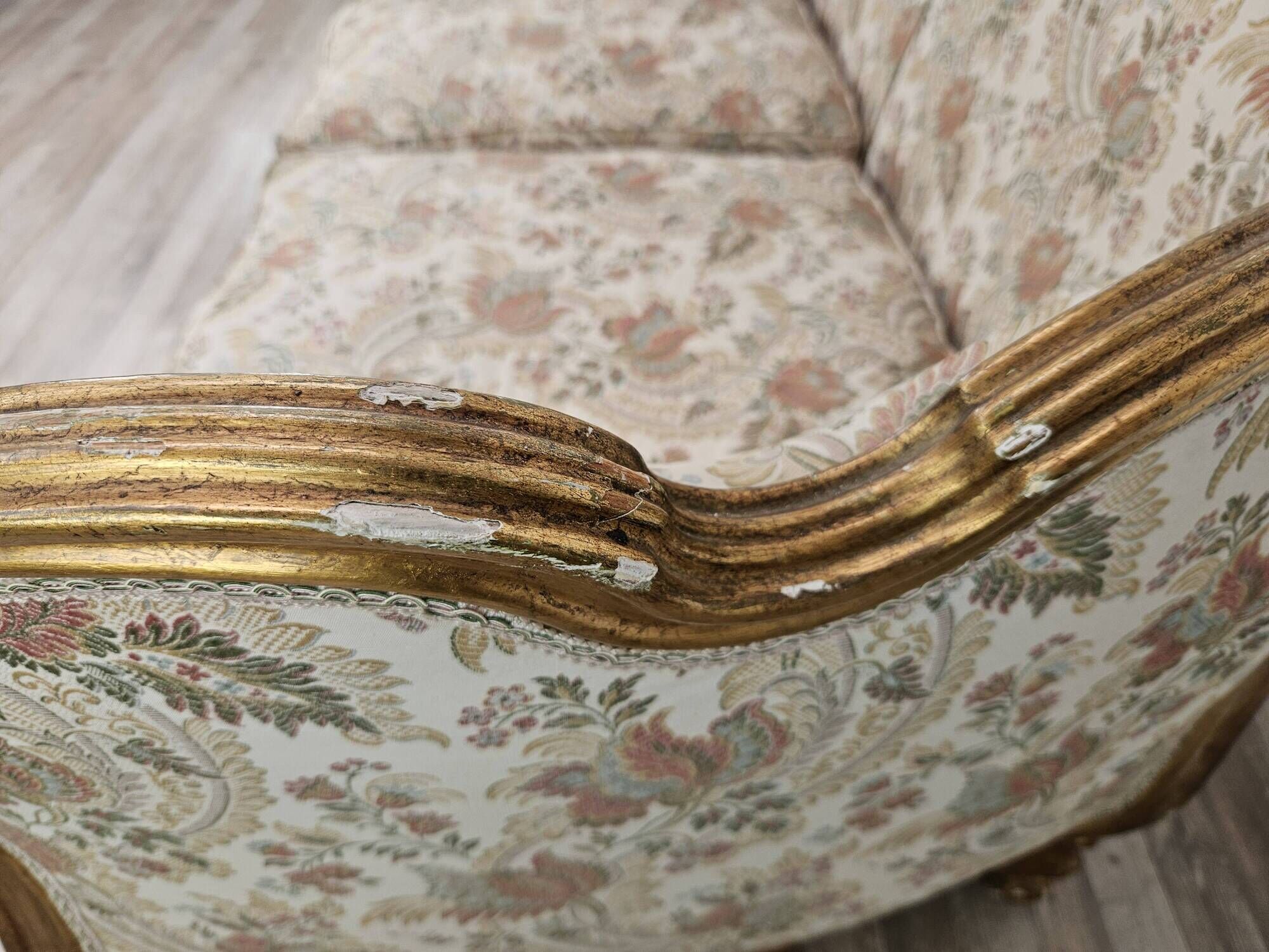 20th Century Italian Baroque Style Sofa in Carved and Gilded Wood