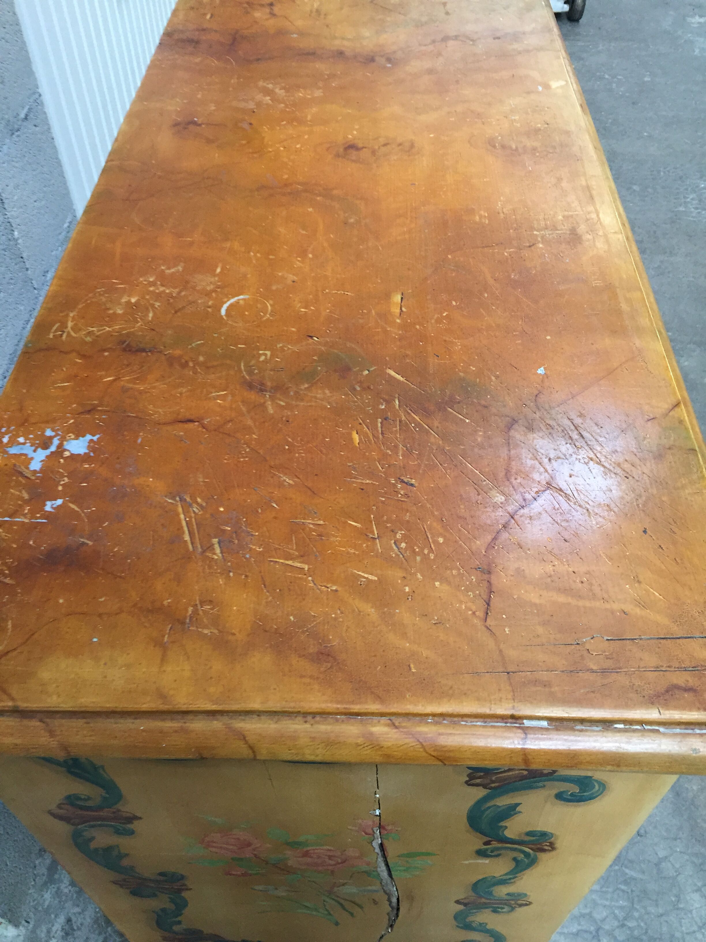 Venetian dresser 19 eme