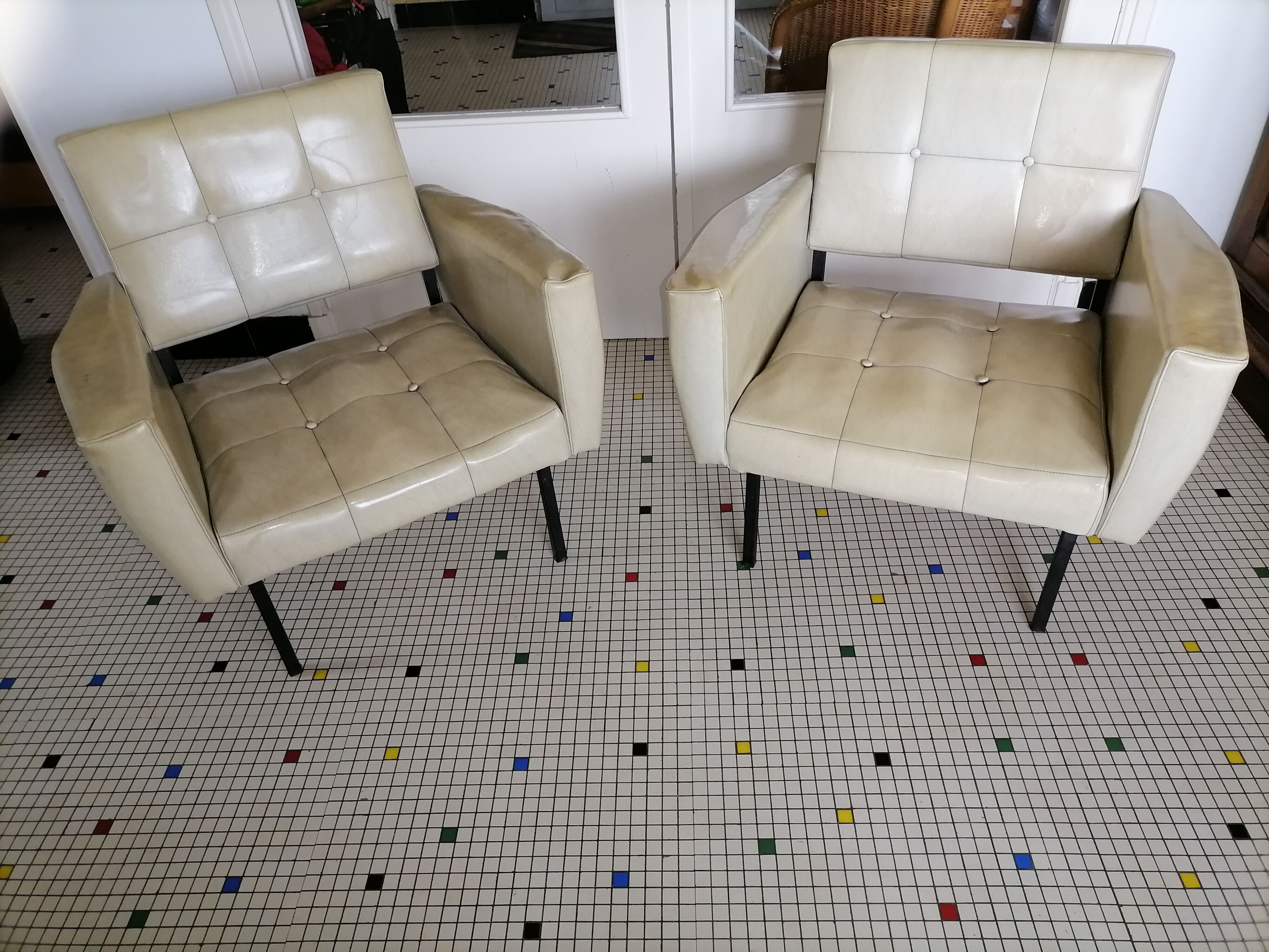 Paire de fauteuils vintage