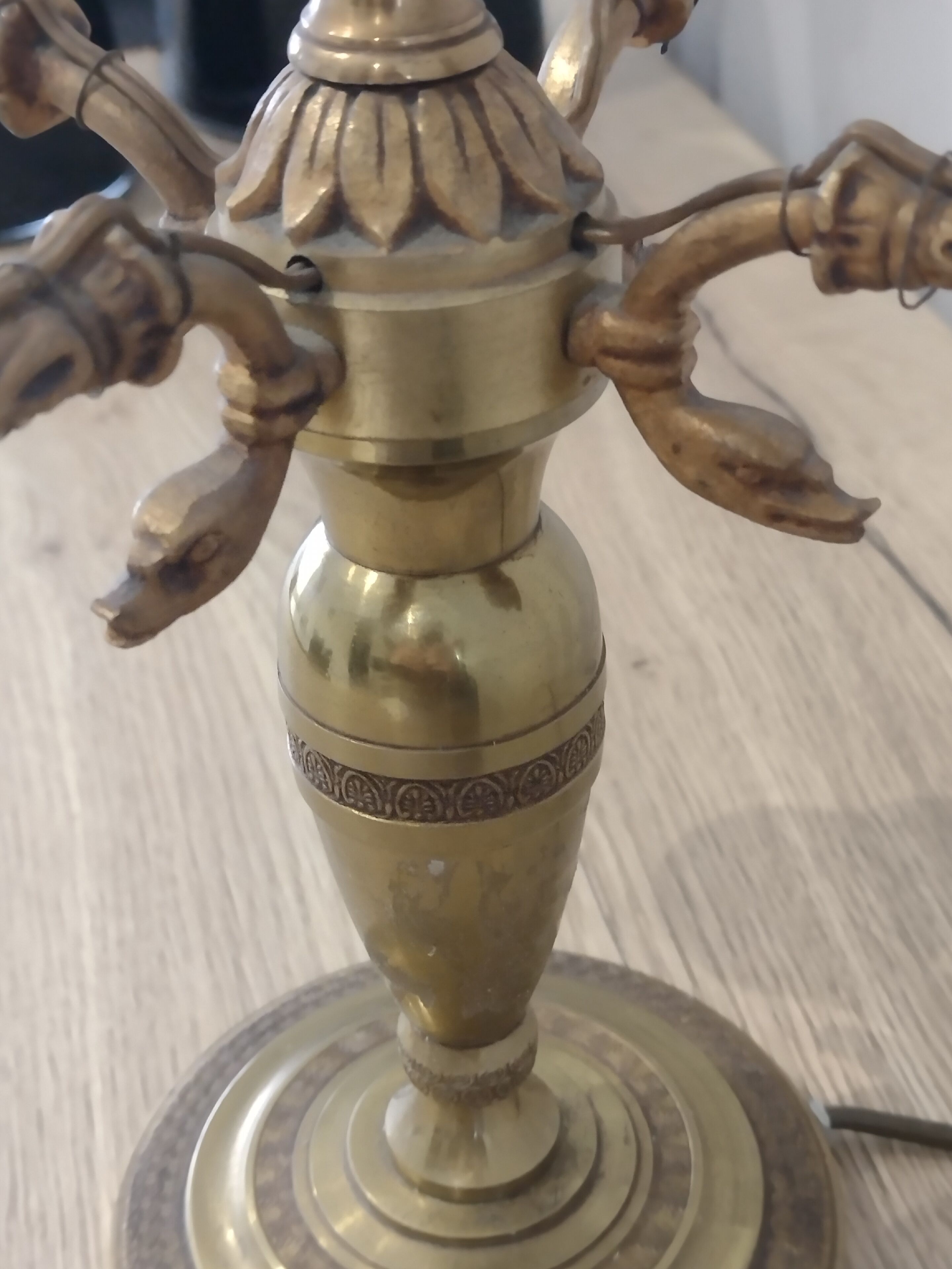 Bronze chandelier lamp