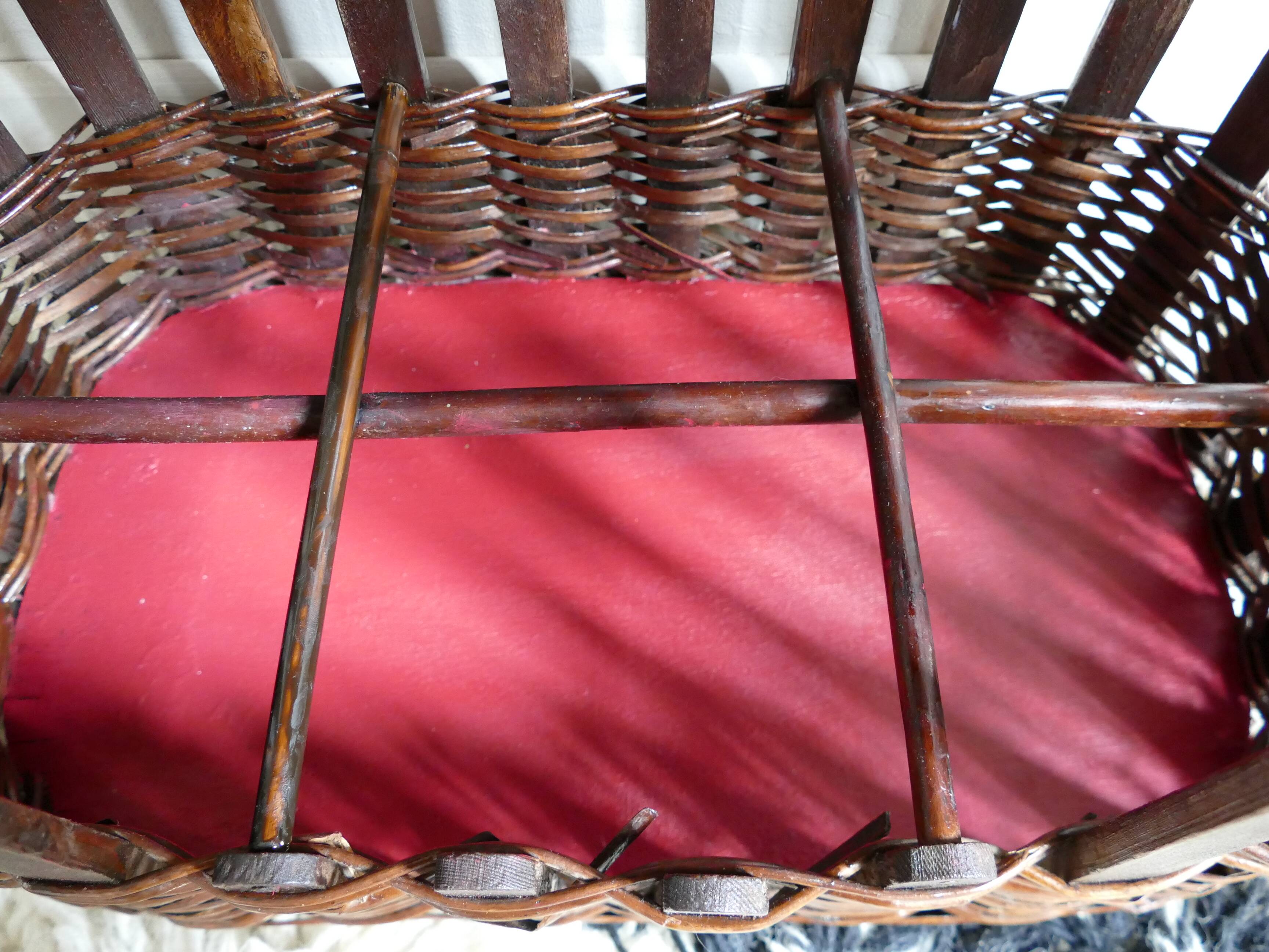 Hand-woven wooden bottle locker, bamboo and wicker