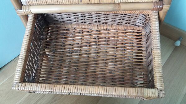 Commode chiffonnier en rotin et osier
