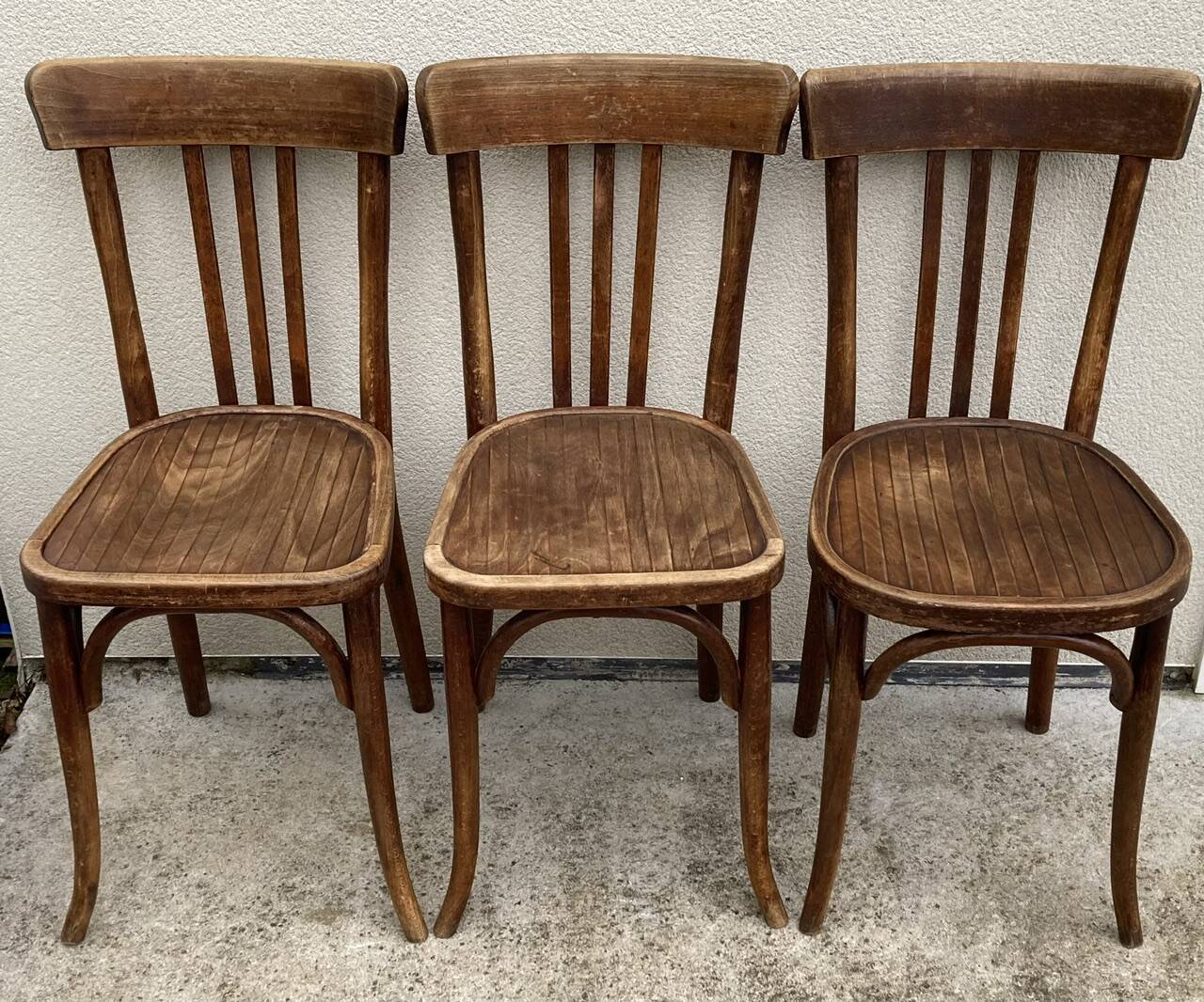 Lot de 3 chaises bistrots anciennes