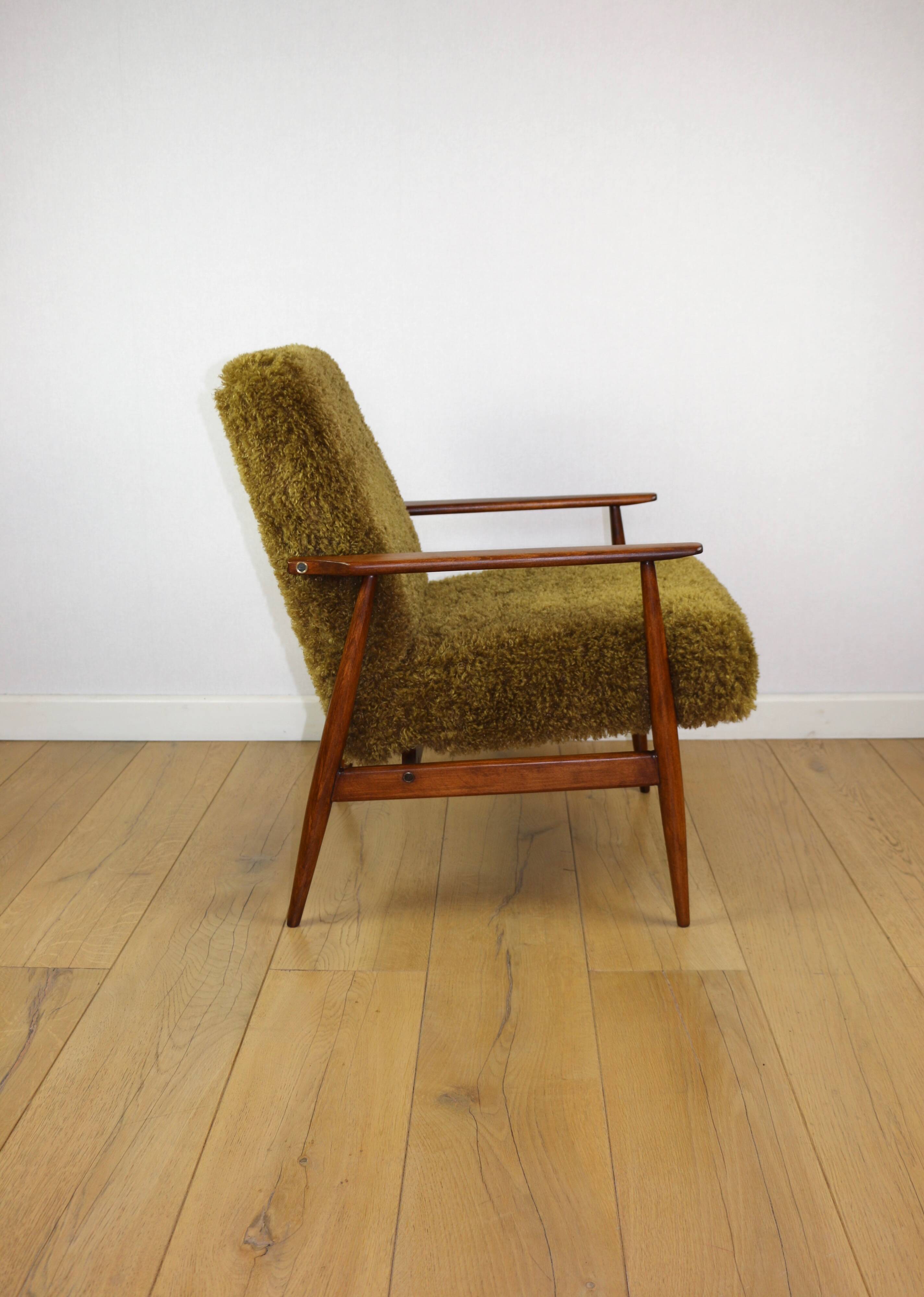Armchair 'Lis', 1970s brown vintage khaki / olive long hair Rudy boucle design Henryk Lis - 2 pieces available
