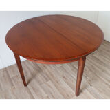 Scandinavian dining table in 1960 extendable teak