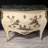Curved Louis XV style chest of drawers with chinoiserie decoration