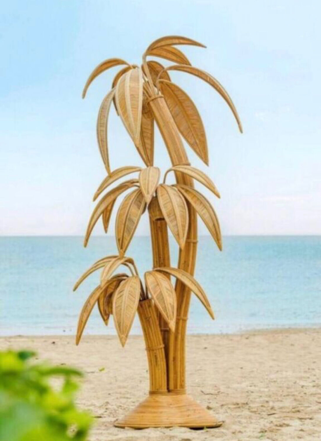 Large "coconut/palm" lamp in rattan