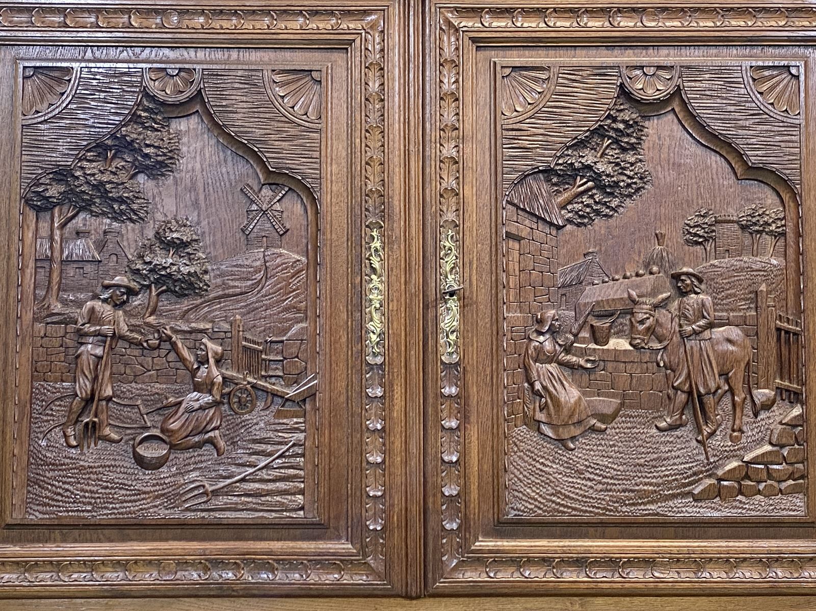 Buffet 2 corps breton en chêne clair