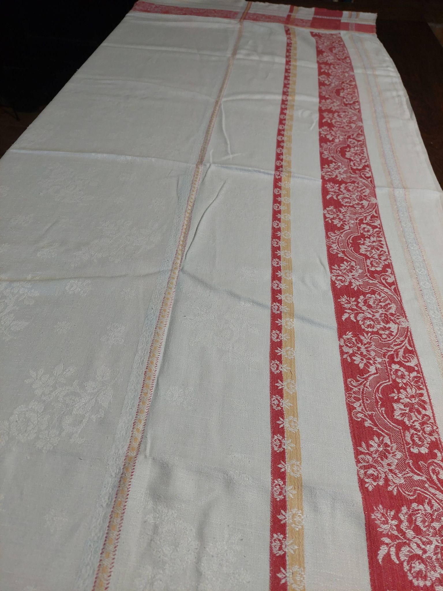 Antique red and white damask thread tablecloth ten napkins 150 X 190 cm