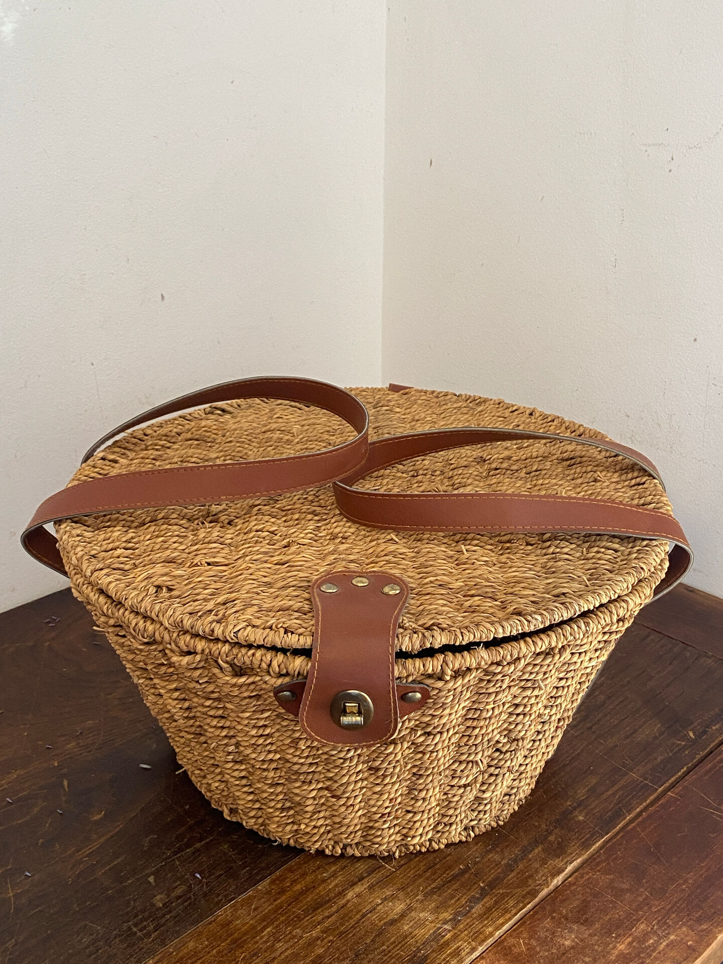 Woven rope basket
