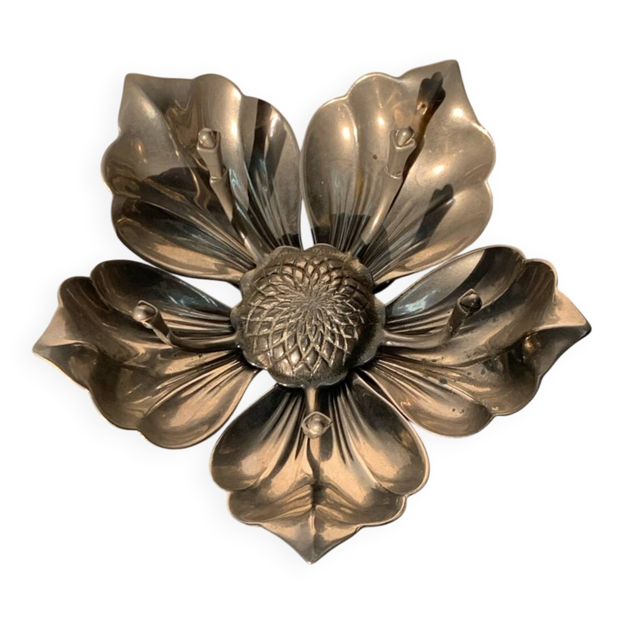 Silver metal flower with removable petals