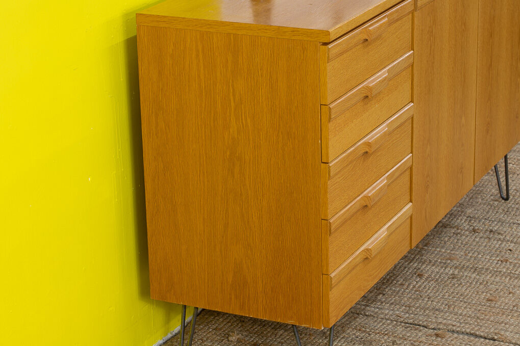 Scandinavian sidbeoard 150 cm