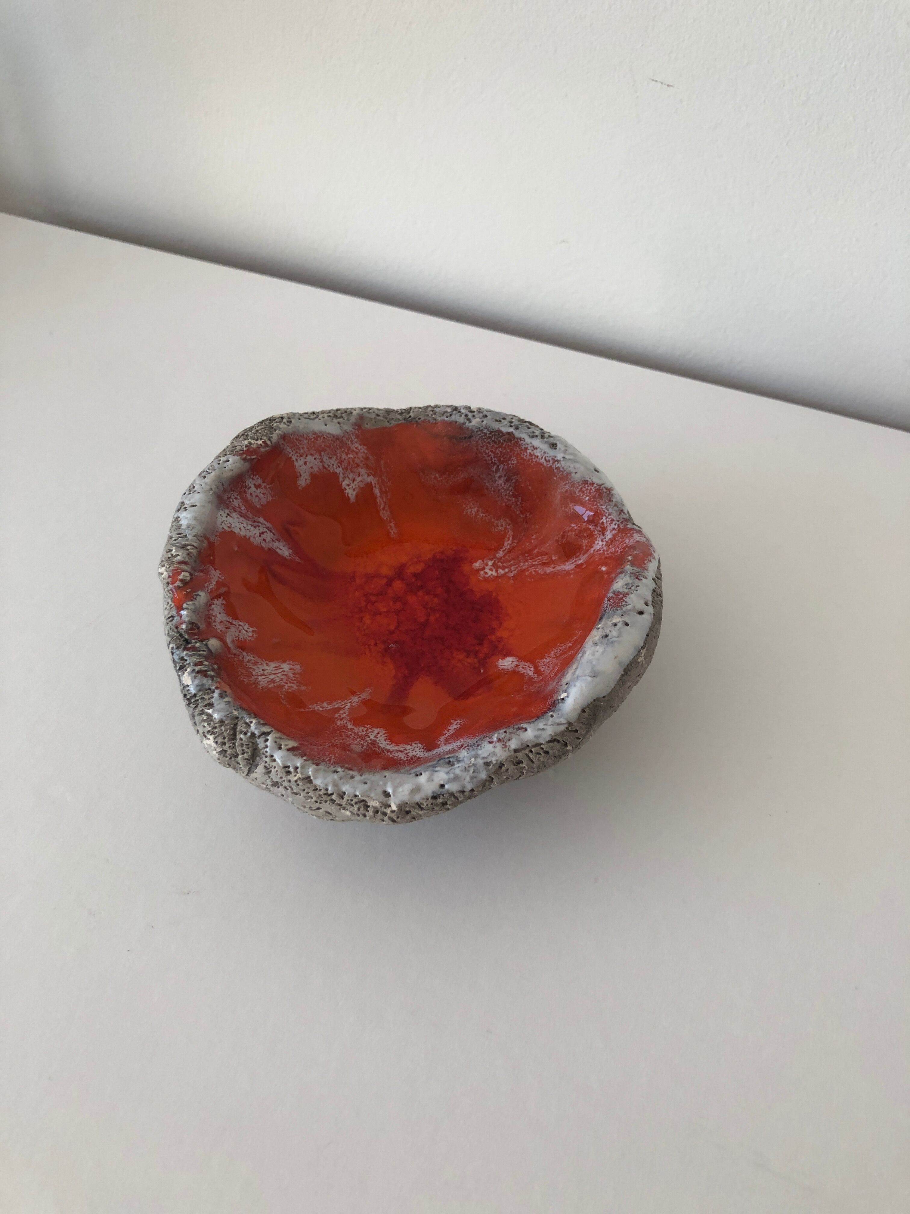 Empty pocket stone and enamel