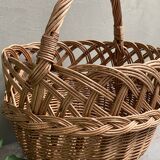 Round wicker basket
