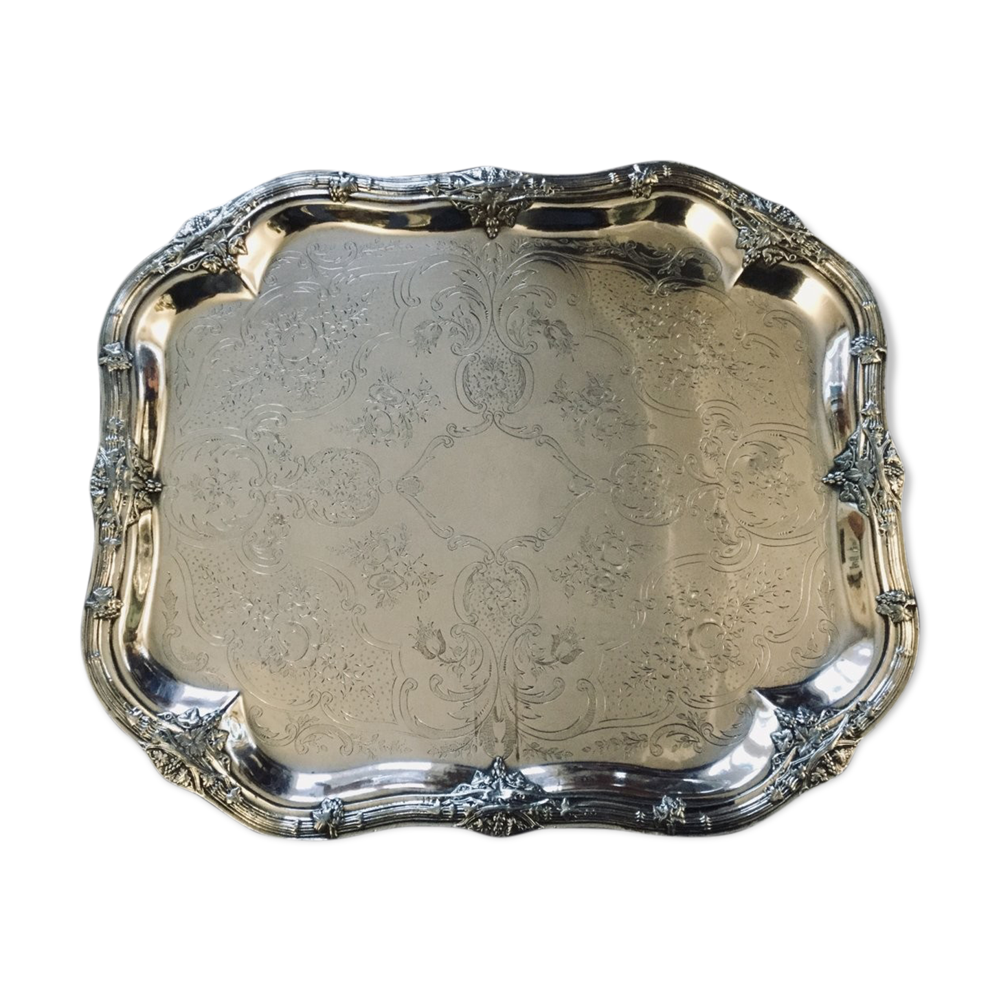 Lined metal service tray