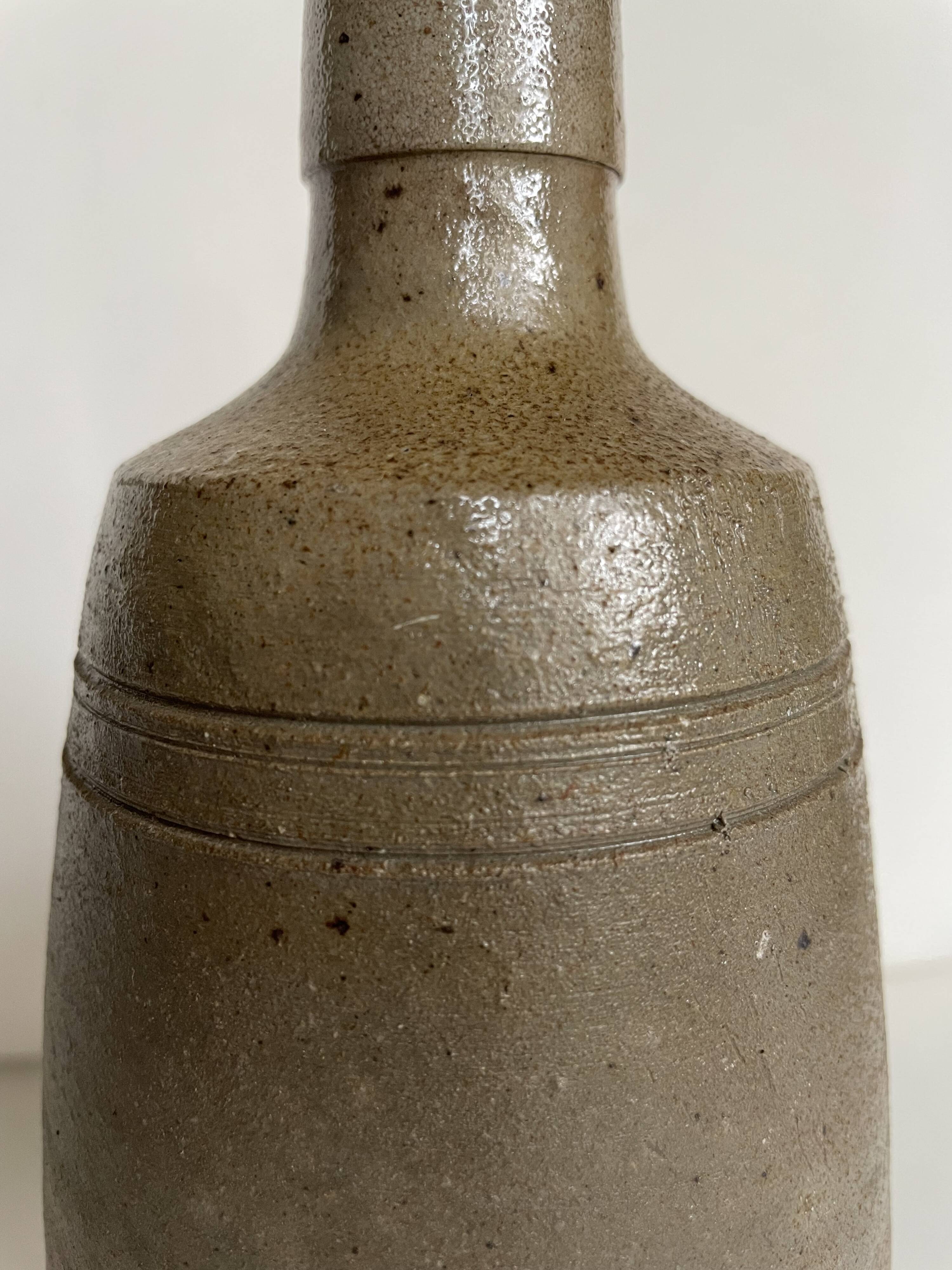 Bouteille ou vase vintage en grès