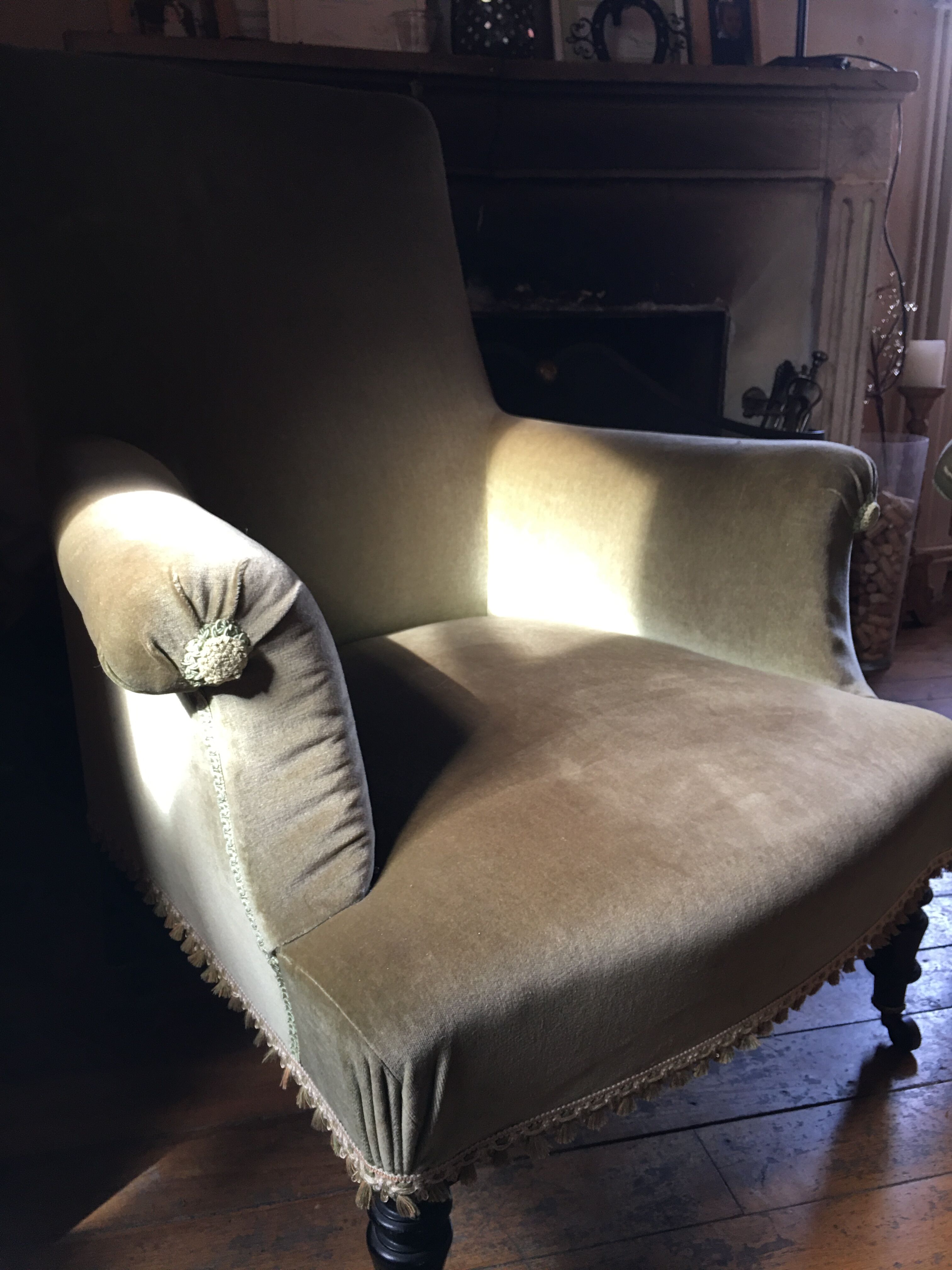 Napoleon lll velvet armchair