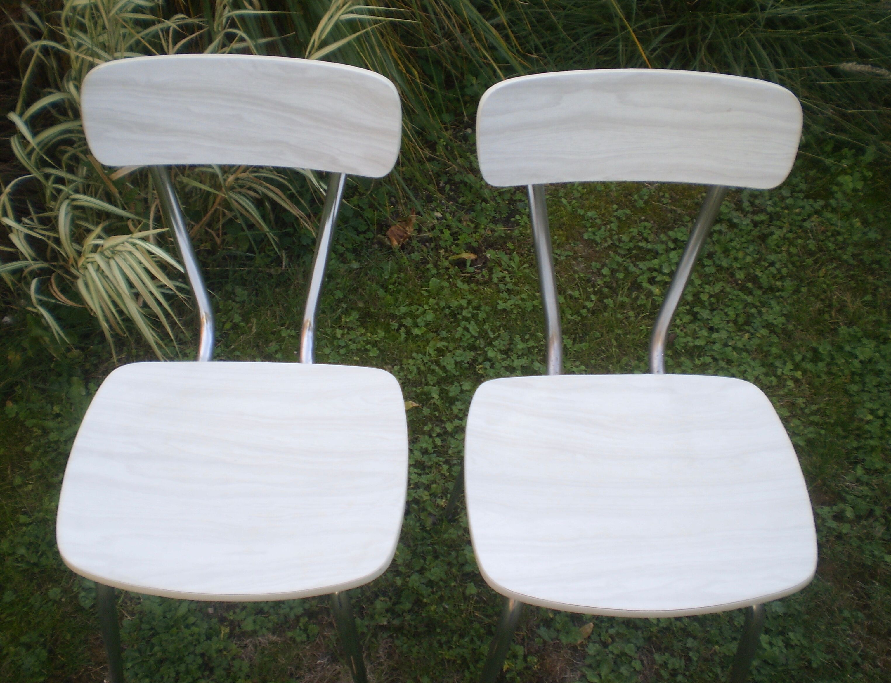 Duo of 60 - 70s Formica chairs