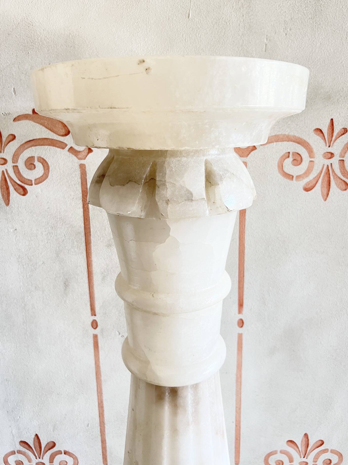 Sellette, colonne en albâtre