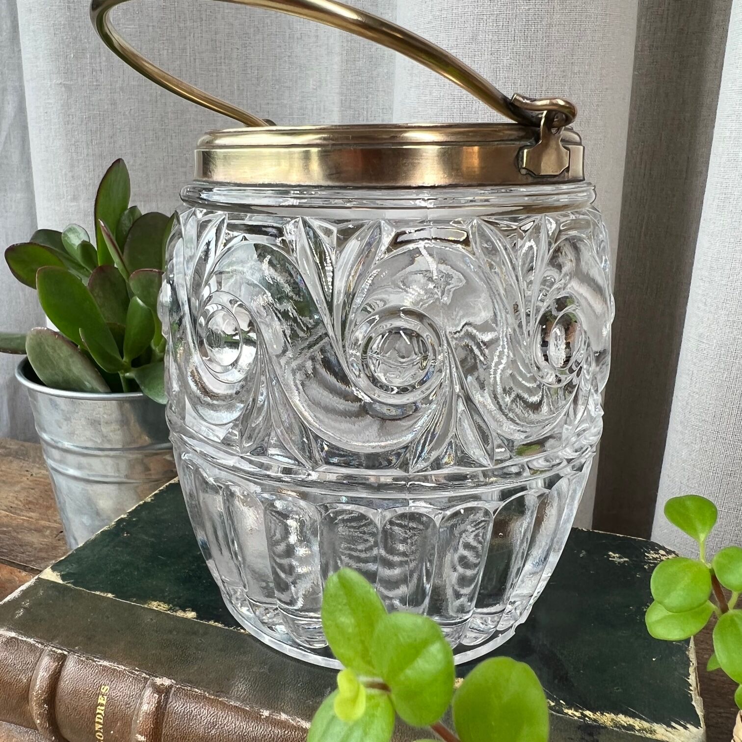 Baccarat crystal bucket