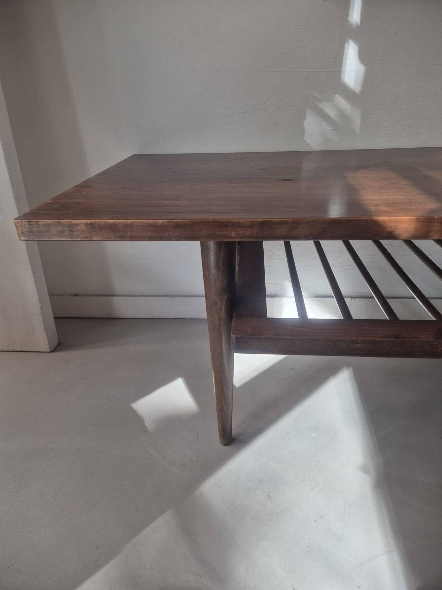 Rare et longue table basse vintage, vers 1960