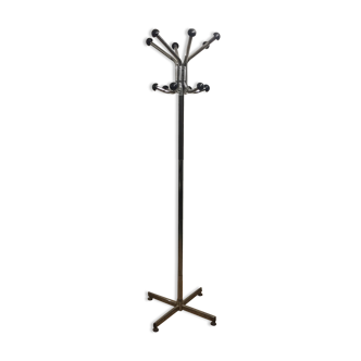 Coat rack on stand