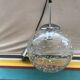 Suspension ancienne boule verre & inclusions blanches + support chrome vintage
