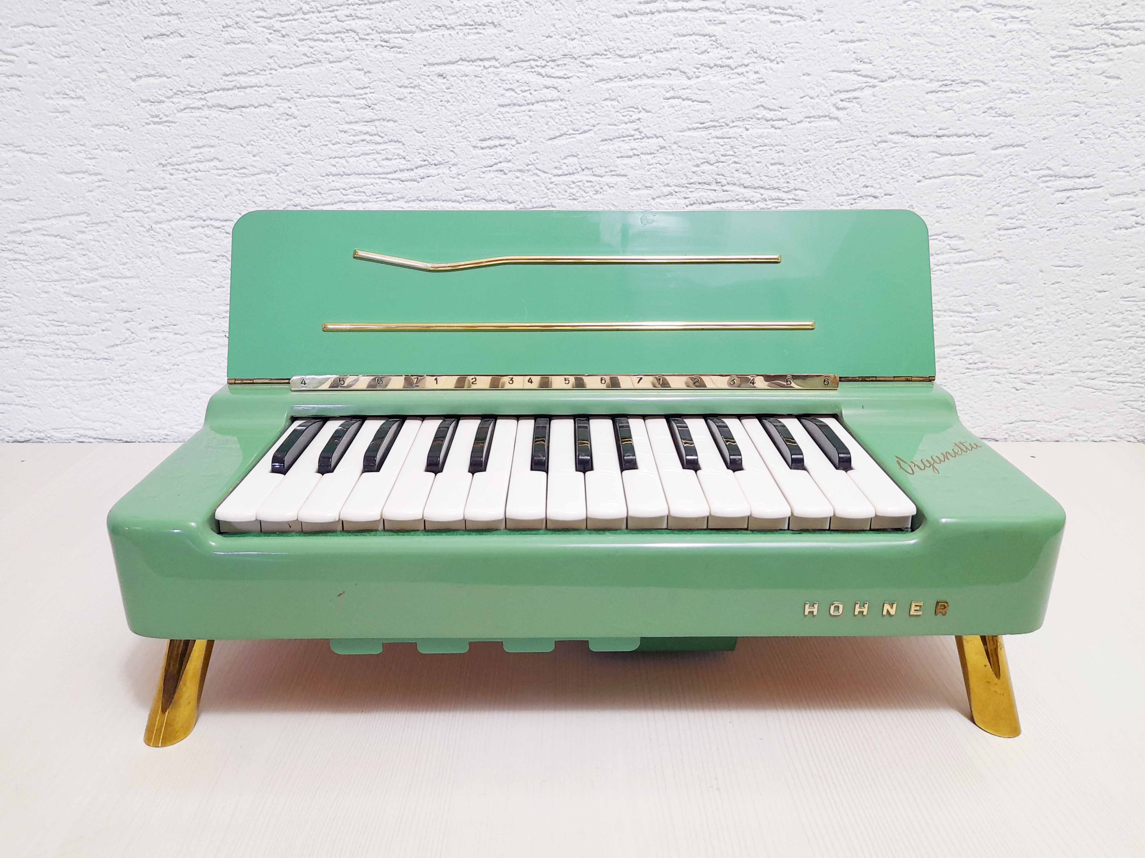 Vintage piano Hohner Viganetta 1950
