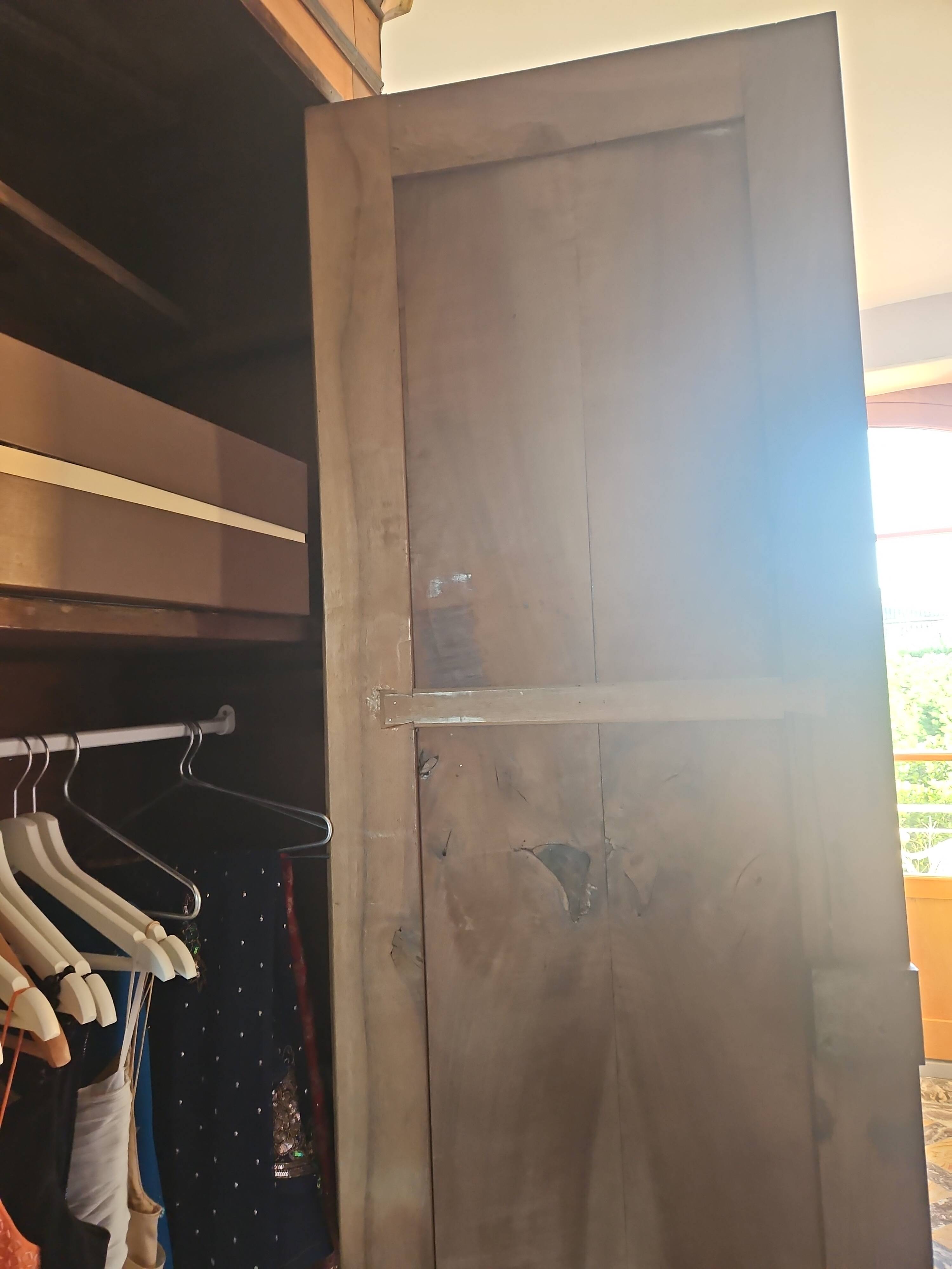 Grande armoire ancienne en noyer – fin XIXᵉ siècle – patine d’origine