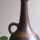 Vase en grès du marais avec anse